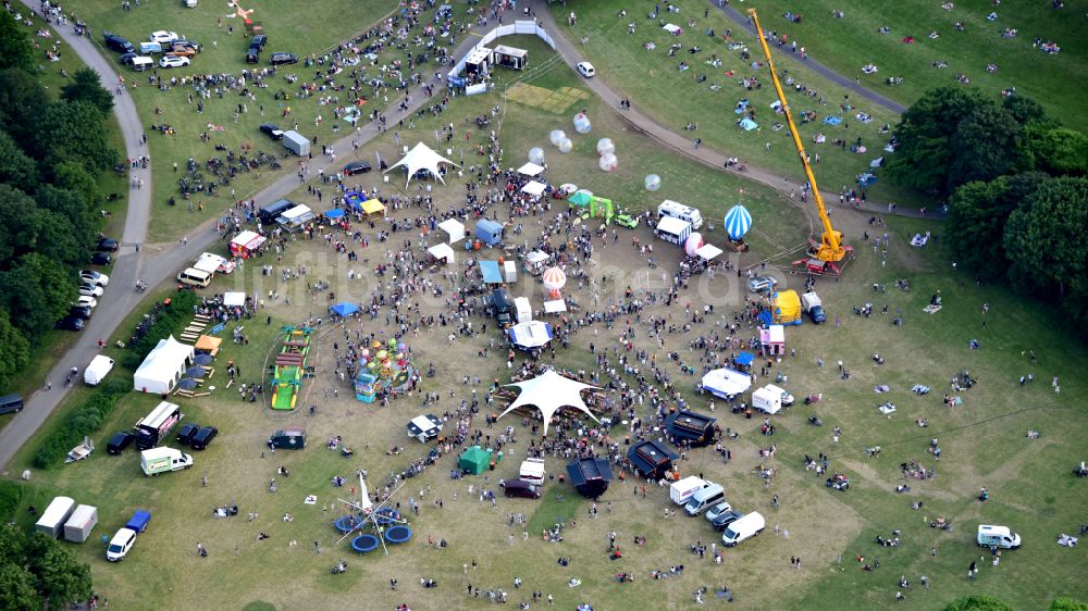 Luftbild Bonn - Startvorbereitungen zum Ballon-Festival in Bonn im Bundesland Nordrhein-Westfalen, Deutschland