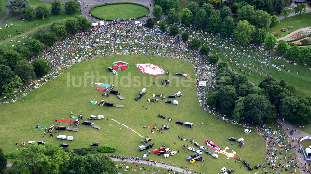 Luftaufnahme Bonn - Startvorbereitungen zum Ballon-Festival in Bonn im Bundesland Nordrhein-Westfalen, Deutschland