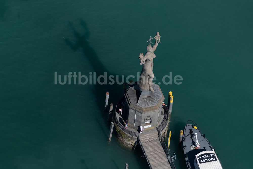 Konstanz aus der Vogelperspektive: Statue Imperia am Ufer des Bodensee in Konstanz im Bundesland Baden-Württemberg, Deutschland
