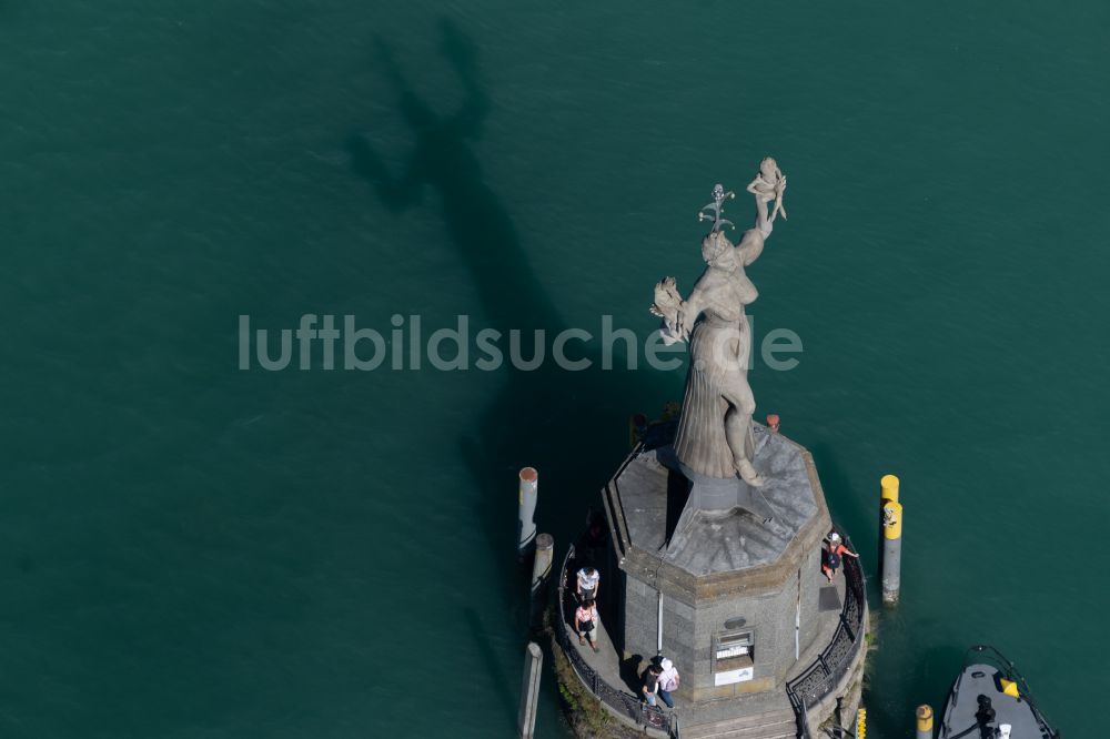 Luftbild Konstanz - Statue Imperia am Ufer des Bodensee in Konstanz im Bundesland Baden-Württemberg, Deutschland