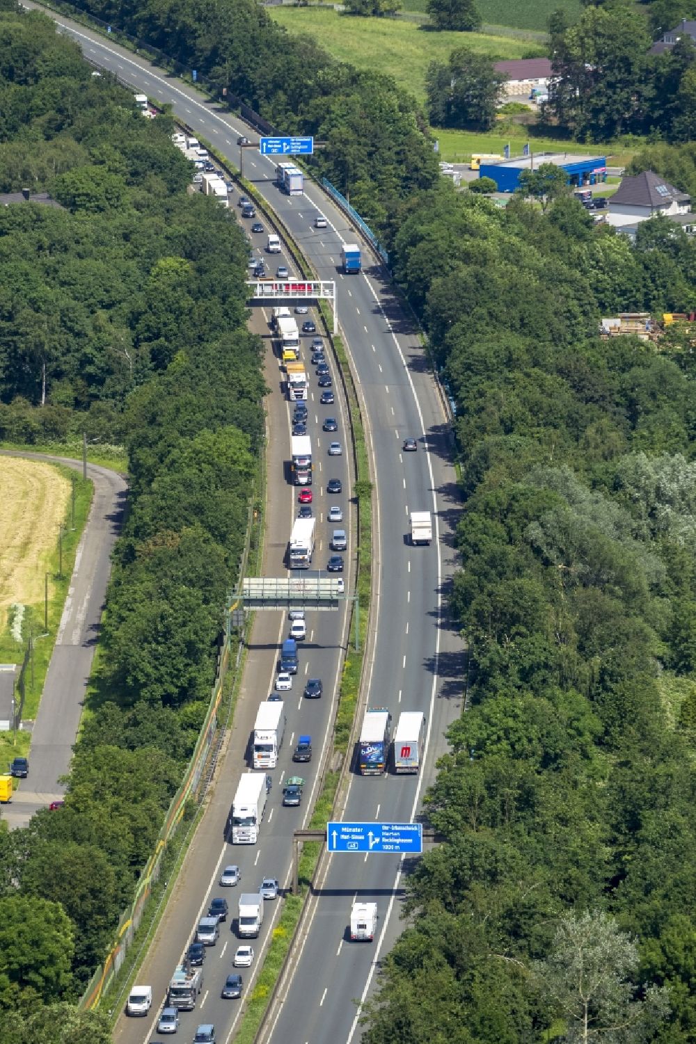 Luftaufnahme Recklinghausen - Stau auf der Autobahn A43 in Richtung Herne im Bereich Abfahrt Recklinghausen im Bundesland Nordrhein-Westfalen
