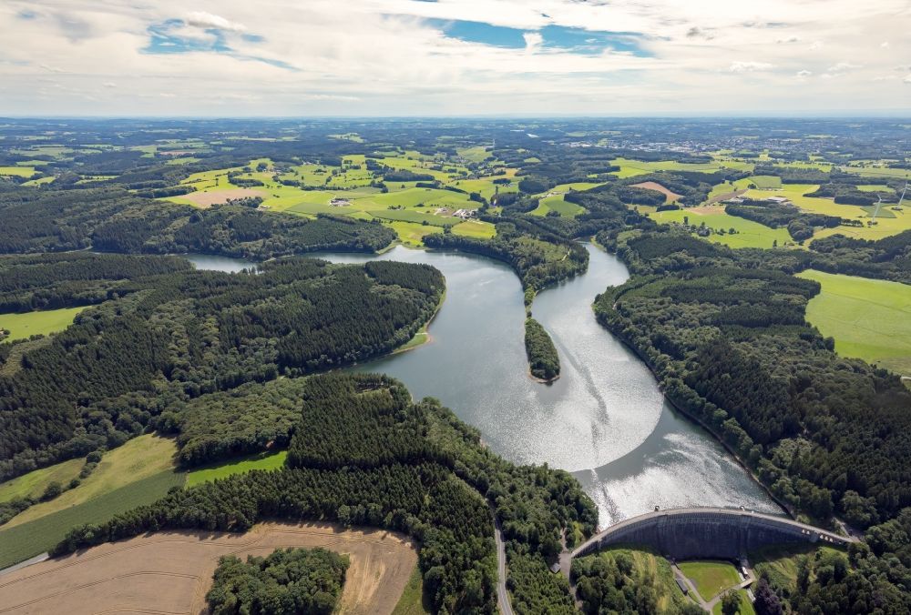Breckerfeld aus der Vogelperspektive: Staubecken und Stausee in Breckerfeld im Bundesland Nordrhein-Westfalen - NRW, Deutschland
