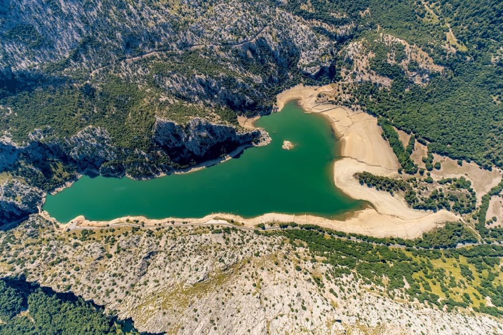 Luftaufnahme Escorca - Staubecken und Stausee in Escorca in Balearische Insel Mallorca, Spanien