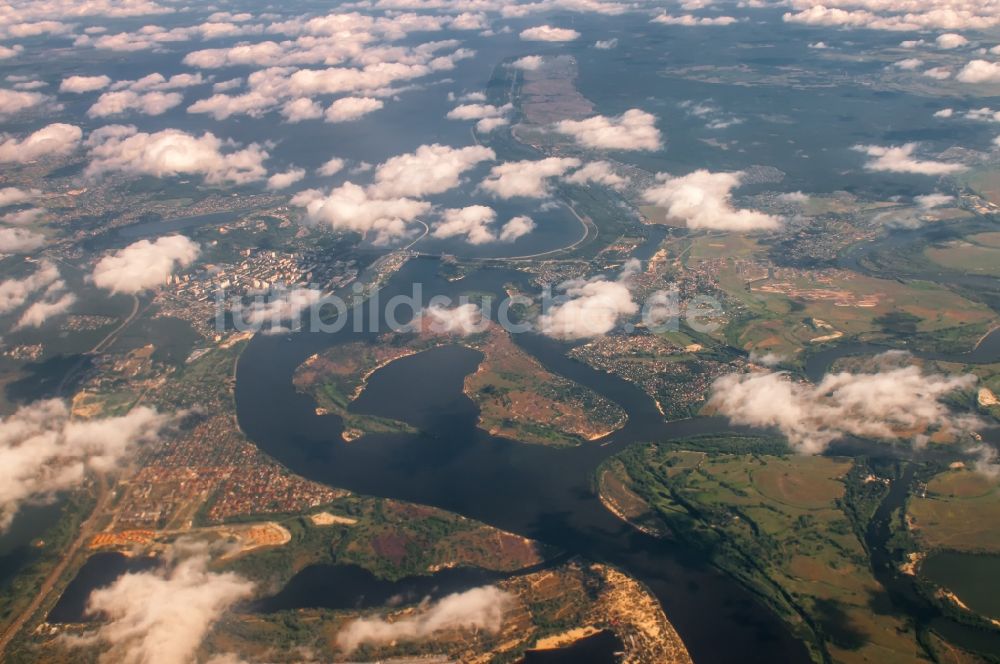 Luftaufnahme Vyshhorod - Staubecken und Stausee in Vyshhorod in Kyivska oblast, Ukraine
