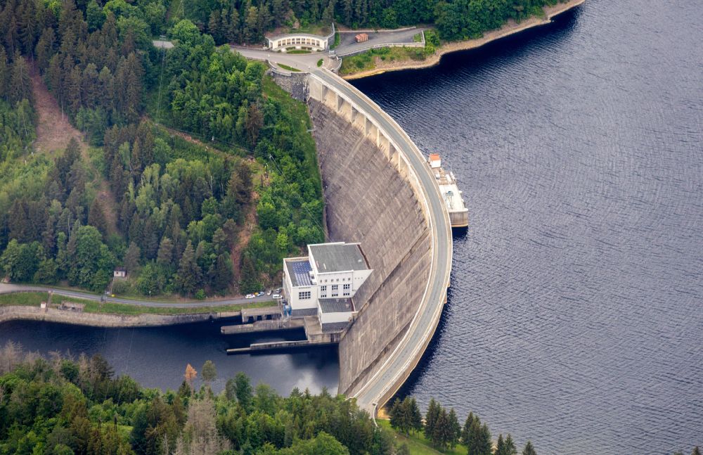 Luftaufnahme Vir - Staudamm am Stausee in Vir in Kraj Vysocina, Tschechien
