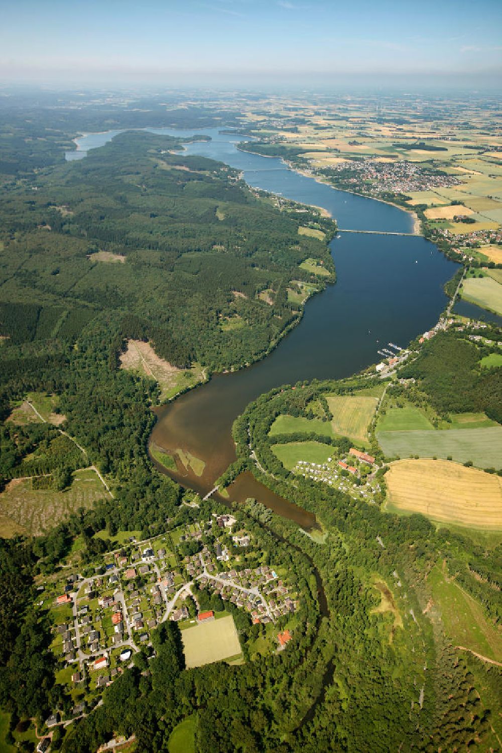 Möhnesee von oben - Stausee Möhnesee in Nordrhein-Westfalen