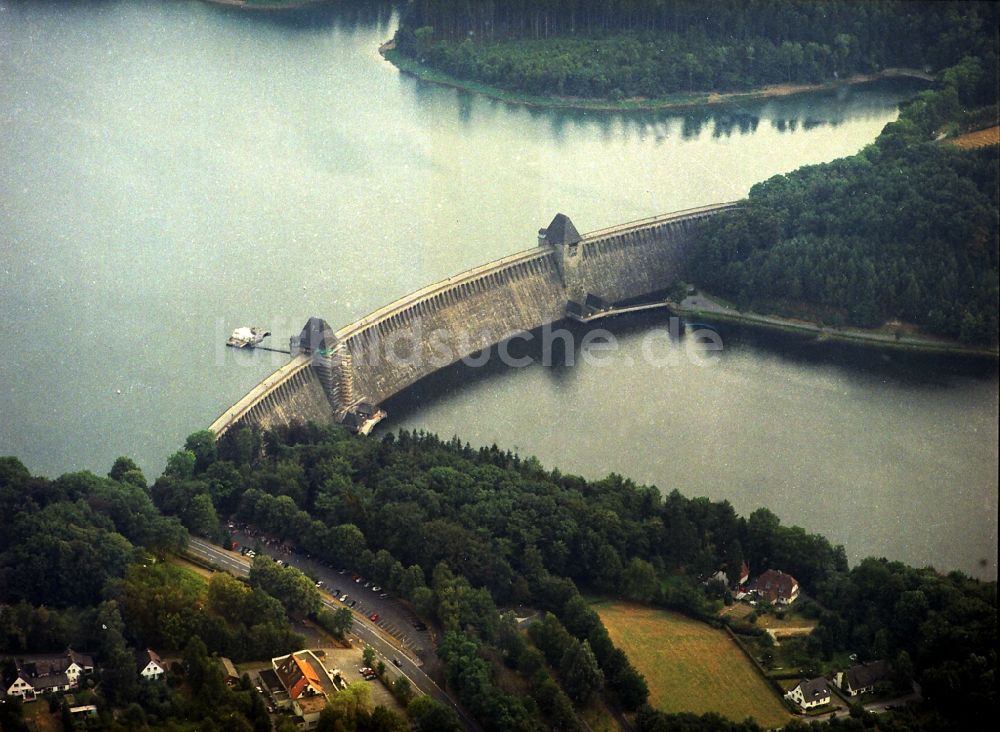 Luftaufnahme Möhnesee - Stausee Möhnetalsperre im Ortsteil Günne in Möhnesee im Bundesland Nordrhein-Westfalen, Deutschland
