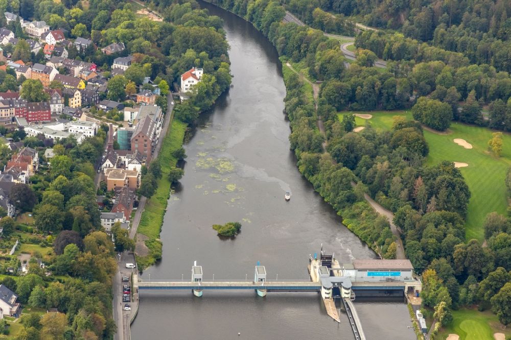 Luftaufnahme Essen - Staustufe am Ufer des Flußverlauf der Baldeneysee Stauwehr im Ortsteil Werden in Essen im Bundesland Nordrhein-Westfalen, Deutschland