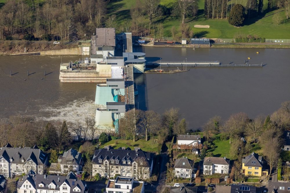 Luftbild Essen - Staustufe am Ufer des Flußverlauf der Baldeneysee Stauwehr im Ortsteil Werden in Essen im Bundesland Nordrhein-Westfalen, Deutschland