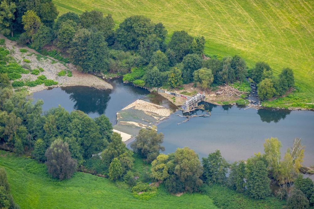 Hagen aus der Vogelperspektive: Staustufe am Ufer des Flußverlauf der Lenne in Hagen im Bundesland Nordrhein-Westfalen, Deutschland