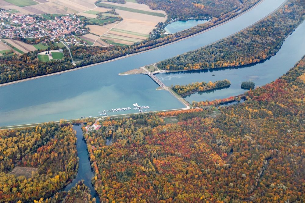 Luftbild Weisweil - Staustufe am Ufer des Flußverlauf des Rhein in Weisweil / Schoenau im Bundesland Baden-Württemberg