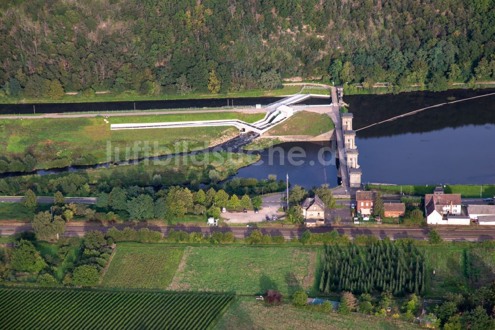 Luftaufnahme Niederhausen - Stauwehr Niederhausen am Ufer des Flußverlauf der Nahe in Niederhausen im Bundesland Rheinland-Pfalz, Deutschland