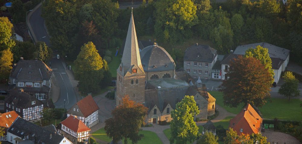 Luftaufnahme Balve - St.Blasius-Kirche Balve