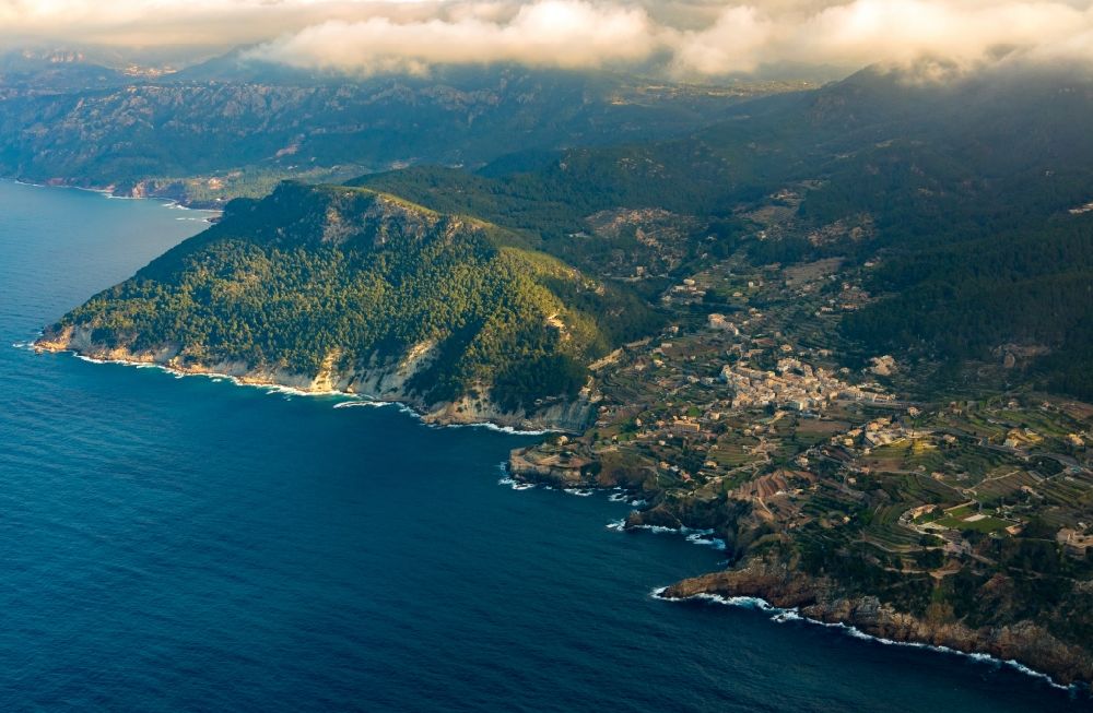 Luftbild Soller - Steilküste des Balearen-Meer in Soller auf der balearischen Mittelmeerinsel Mallorca, Spanien