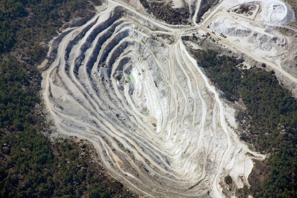 Luftaufnahme Ovapinari - Steinbruch bei Ovapinari in der Provinz Aydin in der Türkei