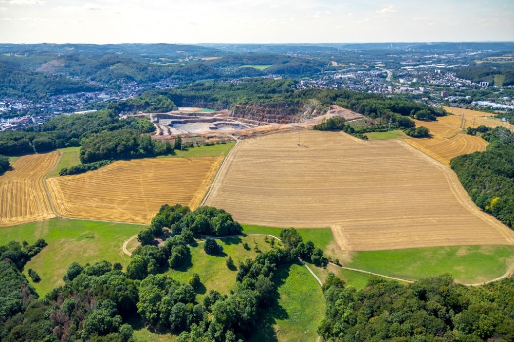 Luftaufnahme Hagen - Steinbruch der Hohenlimburger Kalkwerke GmbH im Ortsteil Hohenlimburg in Hagen im Bundesland Nordrhein-Westfalen, Deutschland