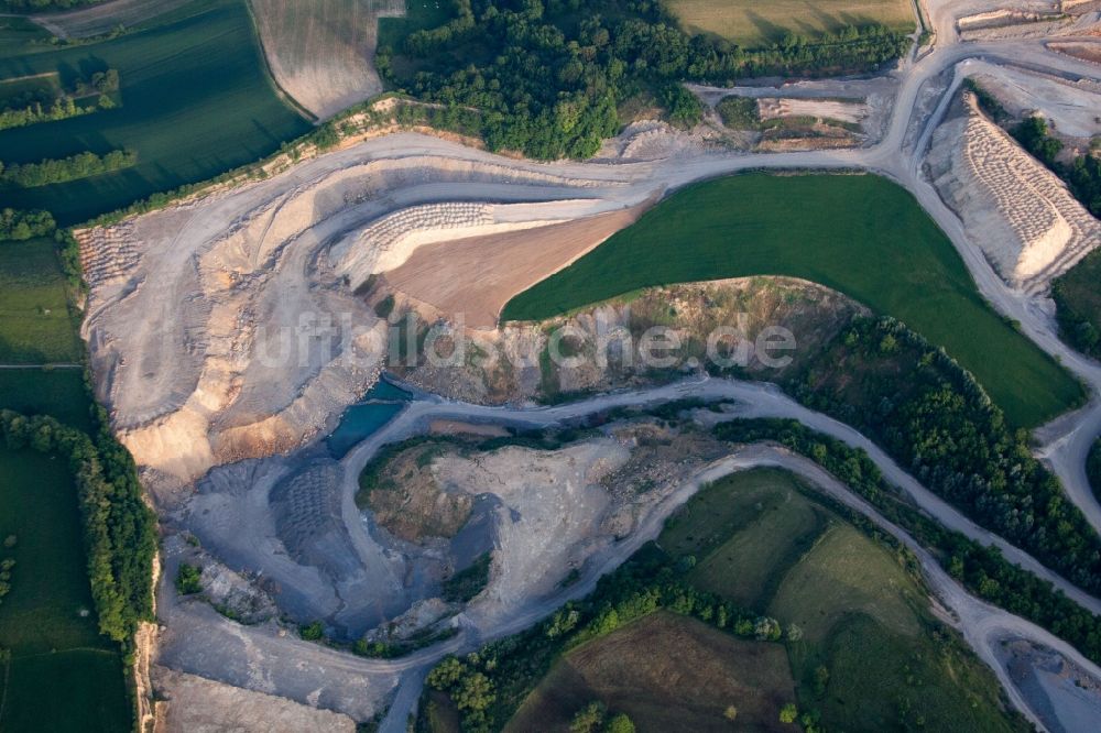 Luftbild Wiesloch - Steinbruch Nußloch zum Abbau von Zement in Wiesloch im Bundesland Baden-Württemberg