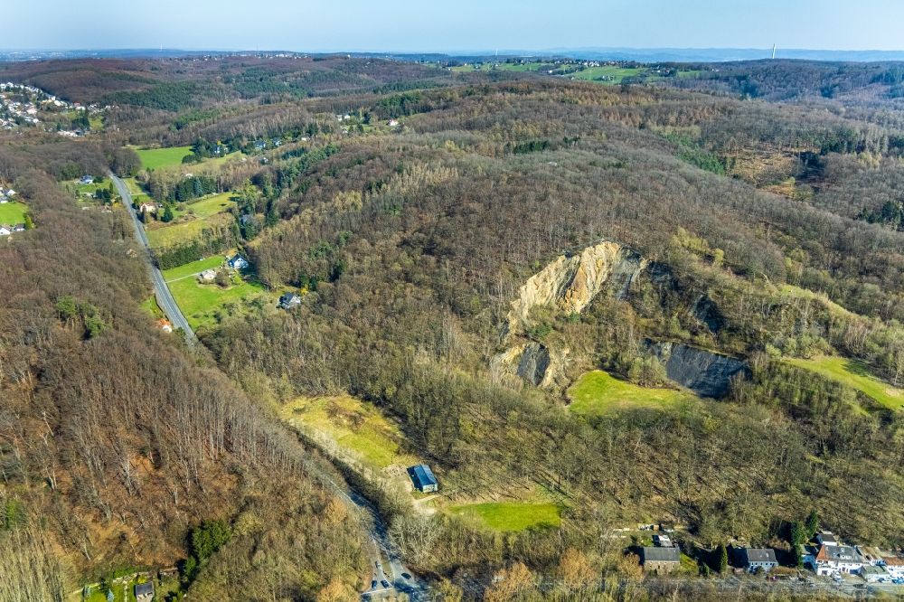 Borbach aus der Vogelperspektive: Steinbruch Rauen in Borbach im Bundesland Nordrhein-Westfalen, Deutschland