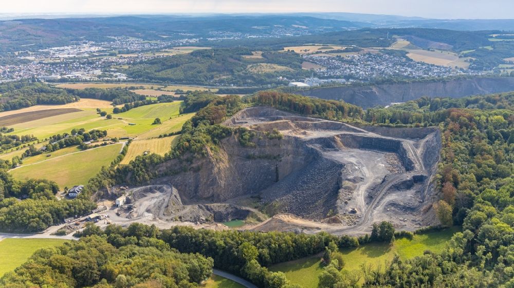Luftbild Herdringen - Steinbruch zum Abbau von Granit in Herdringen im Bundesland Nordrhein-Westfalen, Deutschland