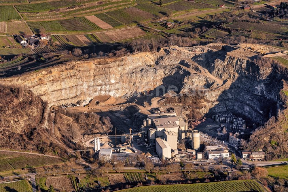 Luftbild Bötzingen - Steinbruch zum Abbau von Mineralstoffen in Bötzingen im Bundesland Baden-Württemberg, Deutschland