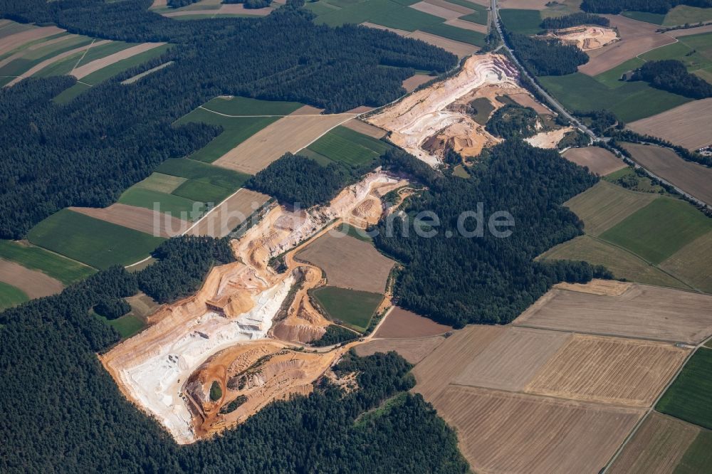 Gebenbach von oben - Steinbruch zum Abbau von Quarzsand in Freihung im Bundesland Bayern, Deutschland