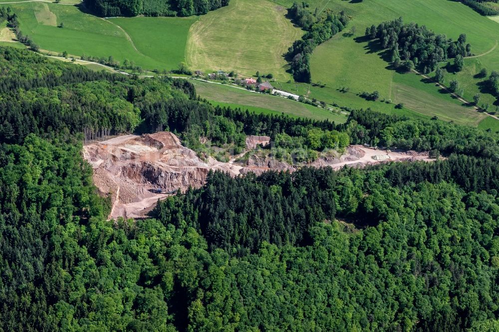 Luftaufnahme Freiamt - Steinbruch zum Abbau von Sandstein in Freiamt im Bundesland Baden-Württemberg, Deutschland