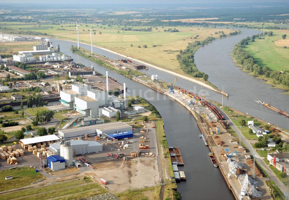 Luftbild Magdeburg - Steinkopfinsel im Hafen / Binnenhafen Magdeburg an der Elbe
