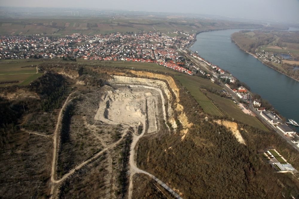 Luftbild Oppenheim - Stillgelegter renaturierter Steinbruch, inzwischen Naturschutzgebiet, in Oppenheim im Bundesland Rheinland-Pfalz
