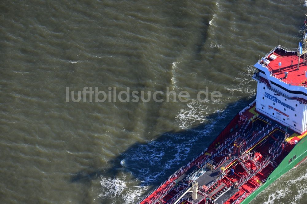Luftaufnahme Cuxhaven - STOC Tanker - Schiff bei der Fahrt vor der Nordseeküste bei Cuxhaven im Bundesland Niedersachsen