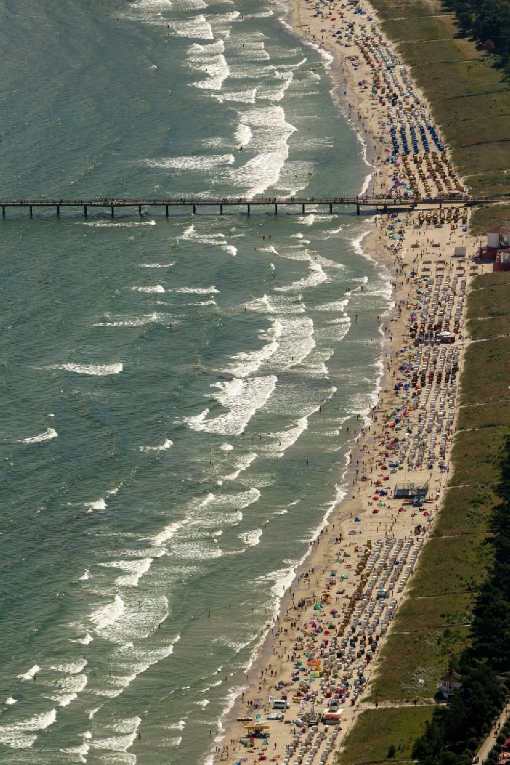 Luftbild Binz - Strand von Binz auf der Insel Rügen in Mecklenburg-Vorpommern