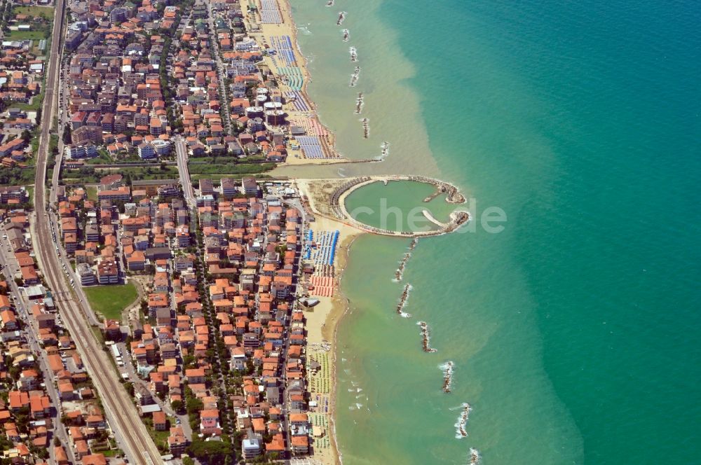 Luftaufnahme Francavilla al Mare - Strand in Francavilla al Mare in der Provinz Chieti in Italien