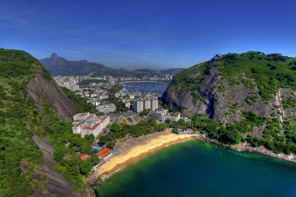 Luftaufnahme Rio de Janeiro - Strand- und Küstenbereich von Botafogo in Rio de Janeiro in Brasilien in Rio de Janeiro in Brasilien