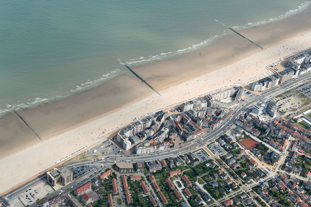 Luftbild Ostende - Strand von Ostende an der belgischen Nordseeküste in Westflandern in Belgien
