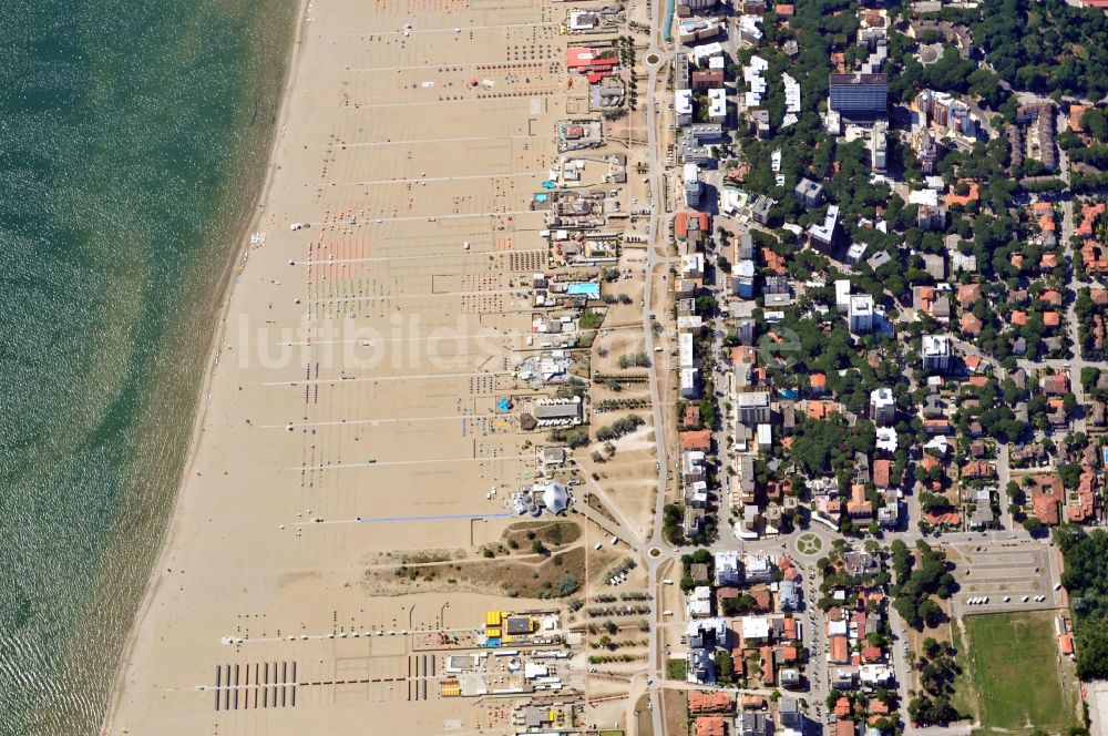Luftaufnahme Porto Garibaldi - Strand von Porto Garibaldi in der Provinz Ferrara in Italien