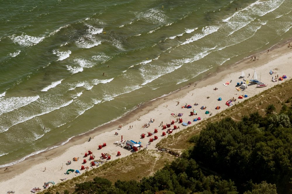 Luftaufnahme Prora - Strand in Prora auf der Insel Rügen in Mecklenburg-Vorpommern