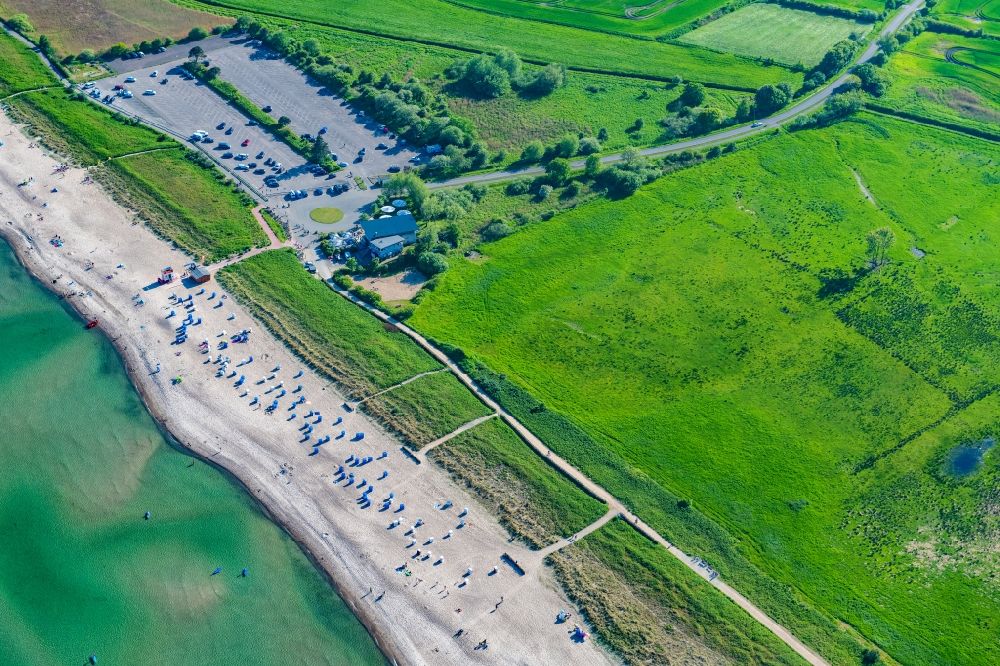 Luftbild Kappeln - Strandkorb- Reihen am Sand- Strand im Küstenbereich Olpenitz in Kappeln im Bundesland Schleswig-Holstein, Deutschland