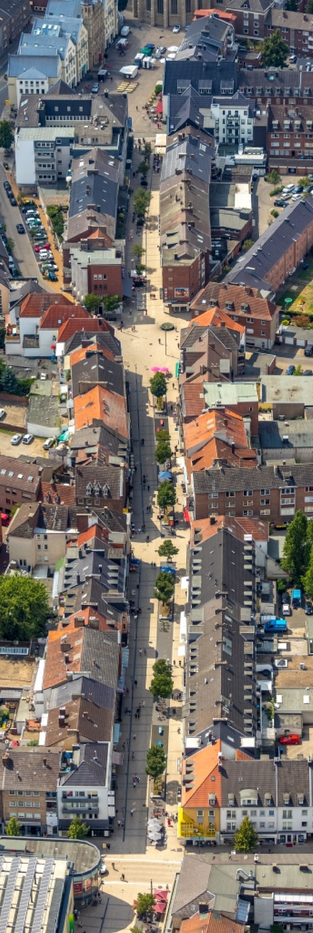 Luftbild Wesel - Straßenführung der bekannten Flaniermeile und Einkaufsstraße Hohe Straße im Ortsteil Blumenkamp in Wesel im Bundesland Nordrhein-Westfalen, Deutschland