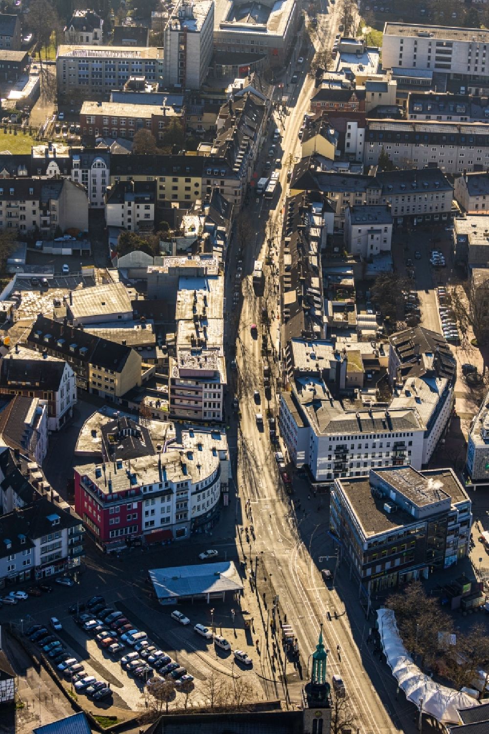 Luftaufnahme Witten - Straßenführung der bekannten Flaniermeile und Einkaufsstraße im Ortsteil Innenstadt in Witten im Bundesland Nordrhein-Westfalen, Deutschland
