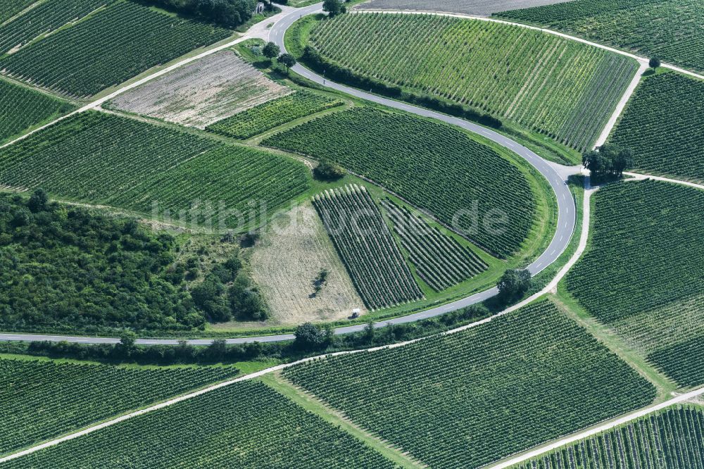 Bermersheim vor der Höhe aus der Vogelperspektive: Straßenführung in Bermersheim vor der Höhe im Bundesland Rheinland-Pfalz, Deutschland