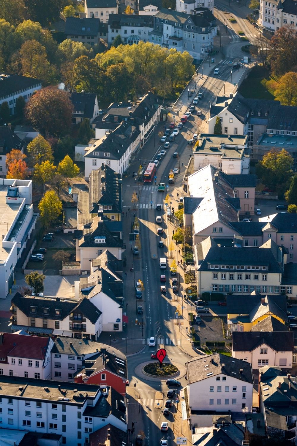 Arnsberg von oben - Straßenführung des Brückenpl. im Ortsteil Wennigloh in Arnsberg im Bundesland Nordrhein-Westfalen, Deutschland
