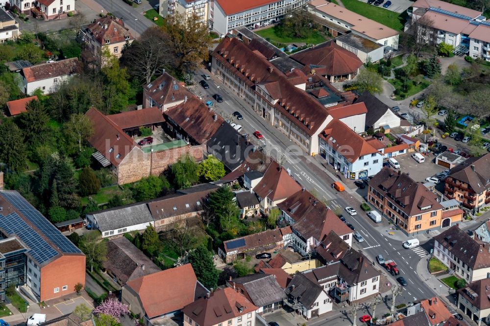 Luftaufnahme Kenzingen - Straßenführung der Bundesstrasse 3 in Kenzingen im Bundesland Baden-Württemberg, Deutschland