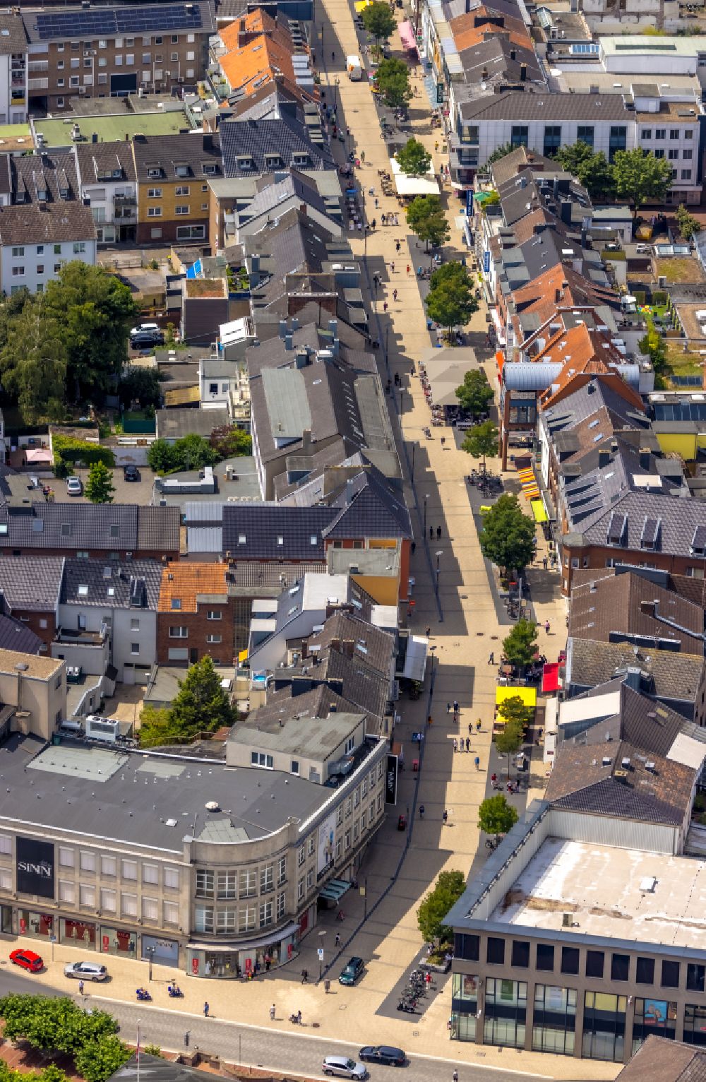 Luftbild Wesel - Straßenführung der Einkaufsstraße Hohe Straße im Ortsteil Blumenkamp in Wesel im Bundesland Nordrhein-Westfalen, Deutschland