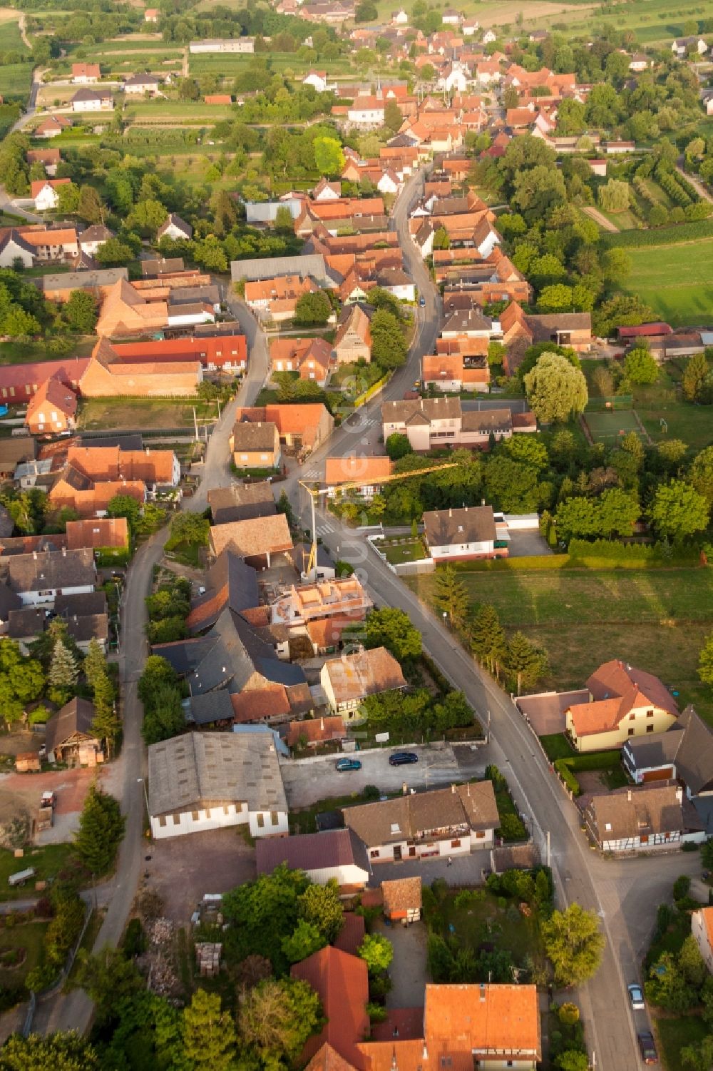 Luftbild Wintzenbach - Straßenführung der Hauptstraße in Wintzenbach in Grand Est, Frankreich