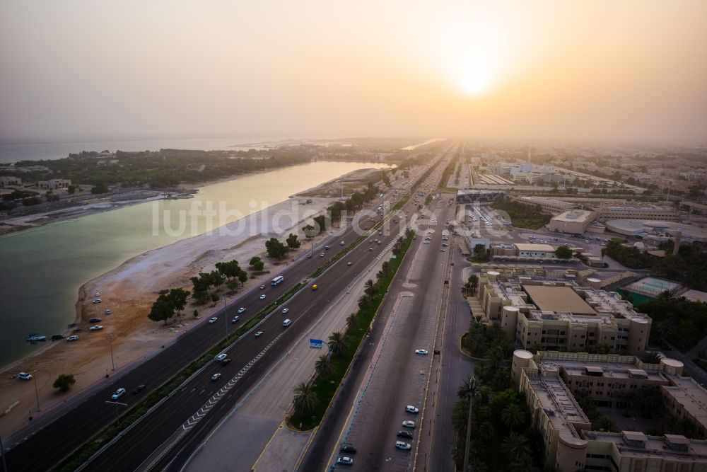 Abu Dhabi von oben - Straßenführung Al KHALEEJ AL ARABI ST. in Abu Dhabi in Vereinigte Arabische Emirate