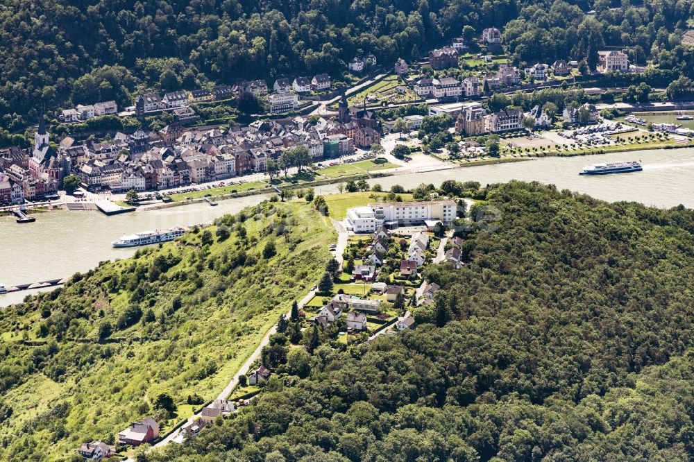Luftaufnahme Lierschied - Straßenführung Rheinblickstraße mit Blick auf St.Goar in Lierschied im Bundesland Rheinland-Pfalz, Deutschland