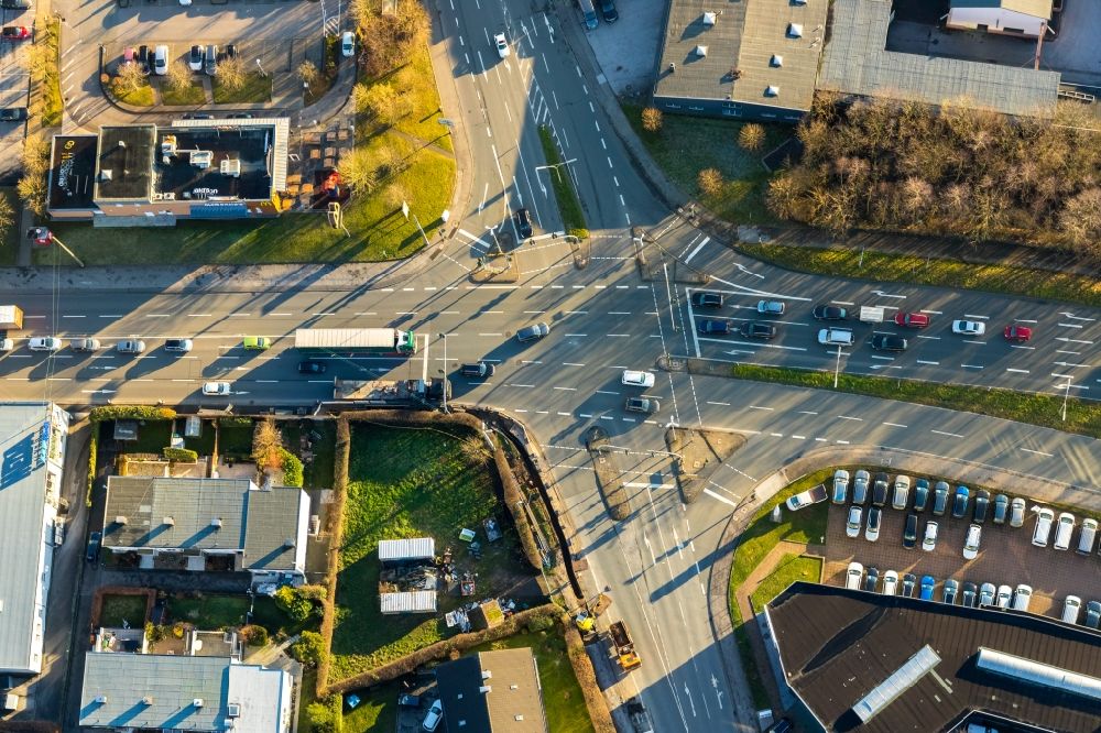 Schwelm von oben - Straßenkreuzung an der Talstraße in Schwelm im Bundesland Nordrhein-Westfalen, Deutschland