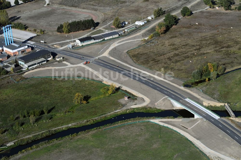 Luftaufnahme Breese - Straßenverlauf der OU L11 in Breese im Bundesland Brandenburg, Deutschland