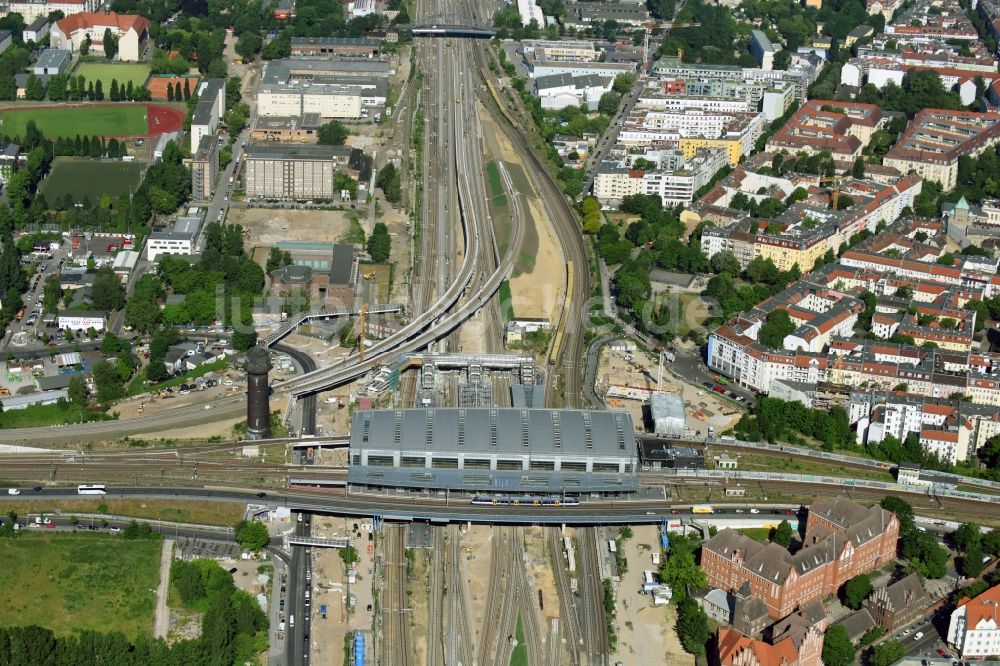 Berlin aus der Vogelperspektive: Strecken- Ausbau Bahnhof Ostkreuz im Stadtteil Friedrichshain von Berlin