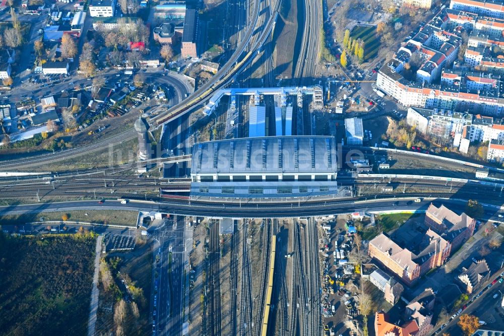Berlin von oben - Strecken- Ausbau am Bahnhof Ostkreuz im Stadtteil Friedrichshain von Berlin