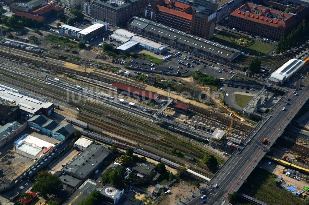 Luftbild Berlin Friedrichshain - Strecken- Ausbau Bahnhof -Warschauer Straße im Stadtteil Friedrichshain von Berlin